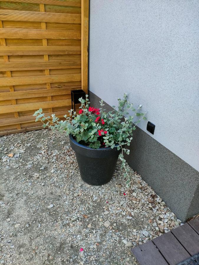 Apartament Nad Jeziorem Slawa Exterior photo